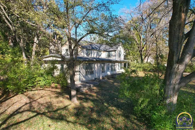 $260,000 | 9263 Marion Road, Oskaloosa, KS 66066