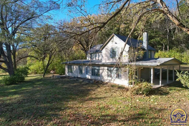 $260,000 | 9263 Marion Road, Oskaloosa, KS 66066