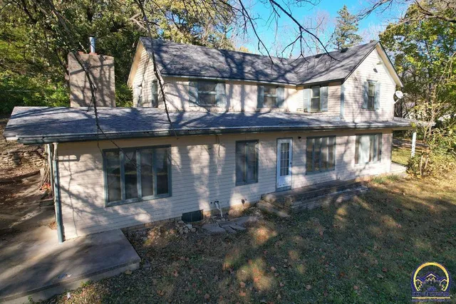 $260,000 | 9263 Marion Road, Oskaloosa, KS 66066