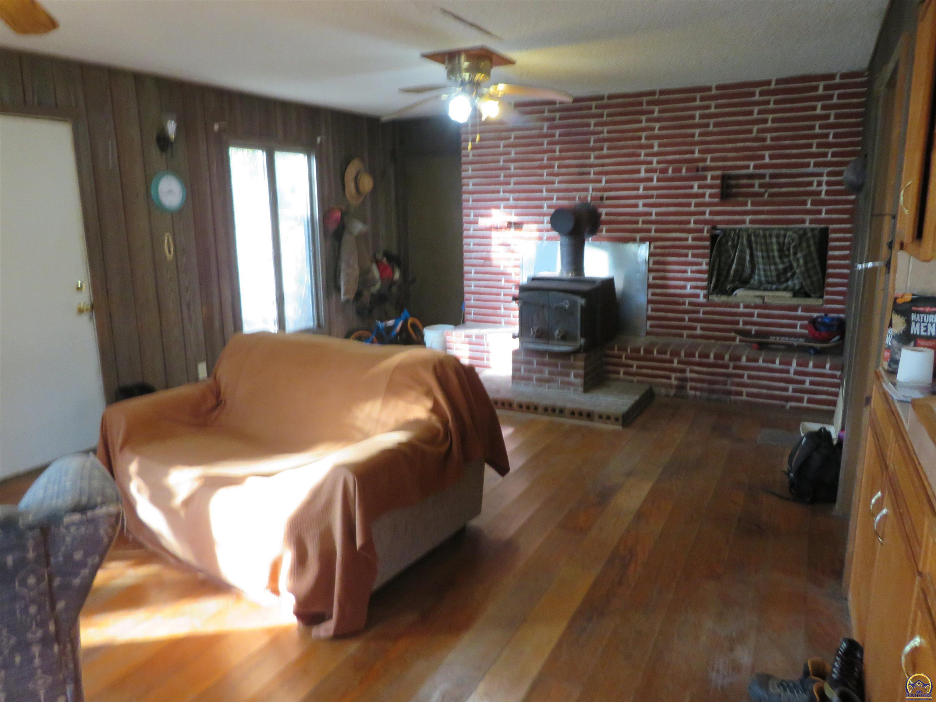 9263 Marion Road Oskaloosa, KS 66066 - Photo 4 of 40