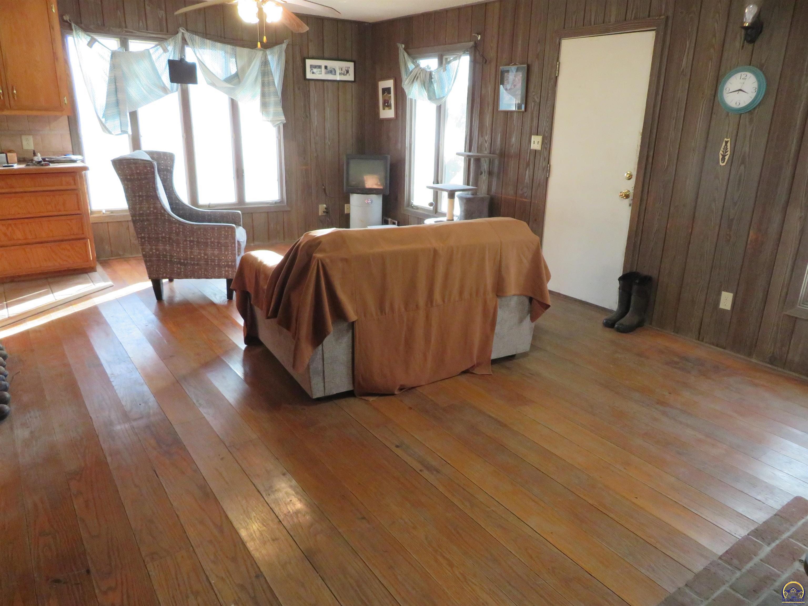 9263 Marion Road Oskaloosa, KS 66066 - Photo 6 of 40