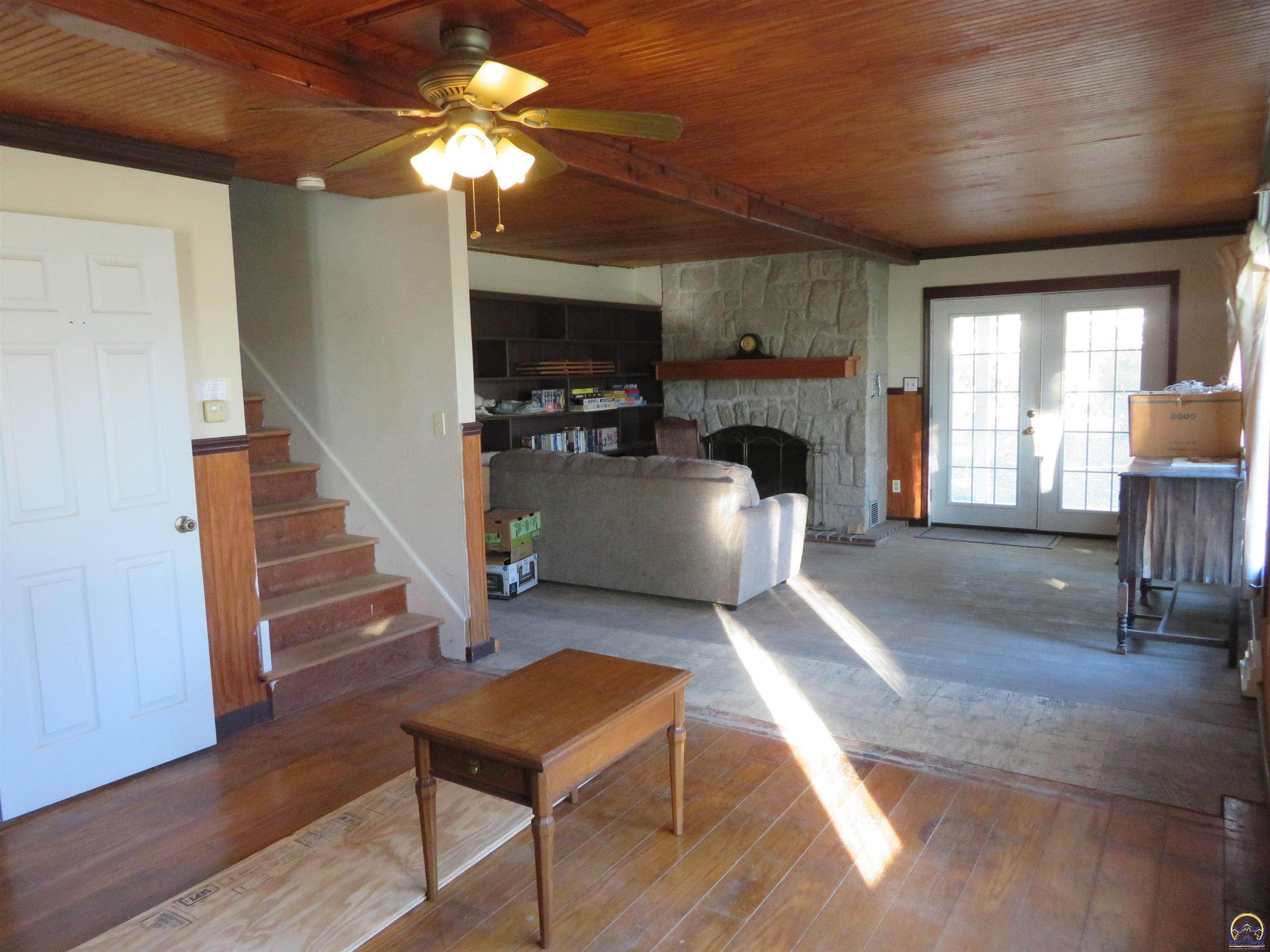 9263 Marion Road Oskaloosa, KS 66066 - Photo 8 of 40