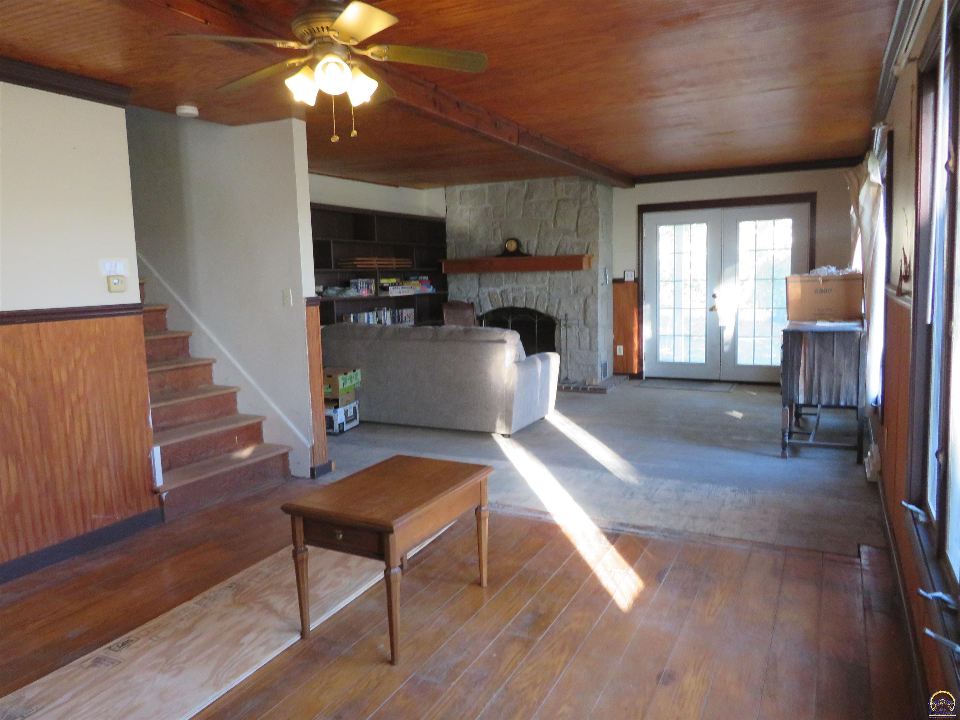 9263 Marion Road Oskaloosa, KS 66066 - Photo 10 of 40