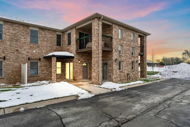 $299,900 | 1346 Parke Drive, Crown Point, IN 46307