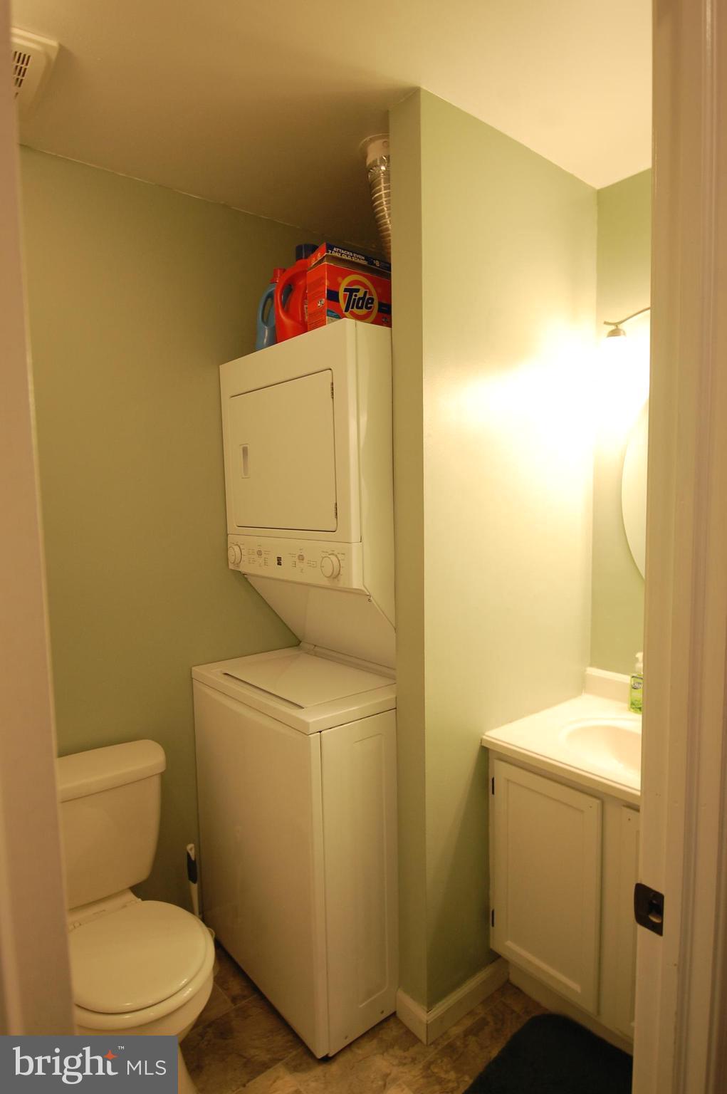 2220 Eagle Road West Chester, PA 19382 - Photo 17 of 25 Washer and dryer
