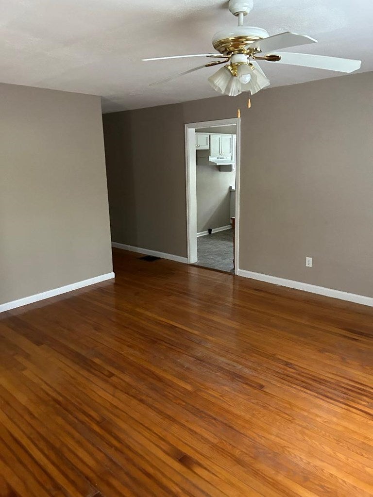 3232 Ridgecrest Road Bluefield, WV 24701 - Photo 14 of 15 Gallery Image 14