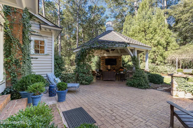 $970,000 | 672 Lake Wackena Road, Goldsboro, NC 27534