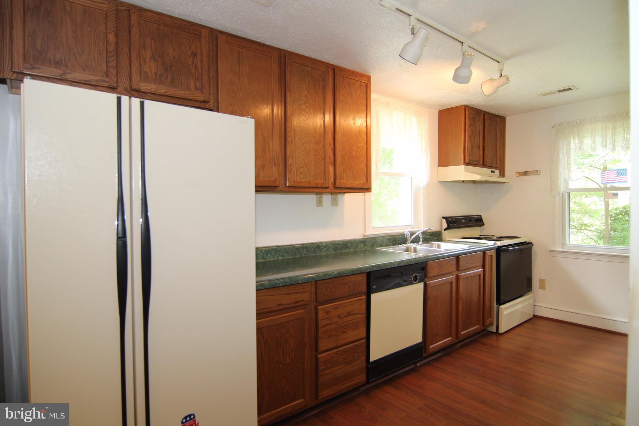 7812 Leland Road Manassas, VA 20111 - Photo 8 of 28 Kitchen