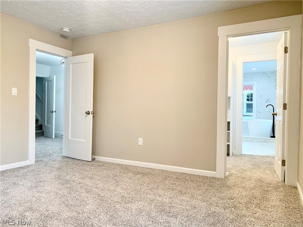 2800 Coleridge Road Cleveland, OH 44118 - Photo 19 of 35