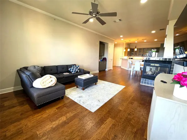 $3,150 | 2800 Sandage Avenue, Unit 206, Fort Worth, TX 76109