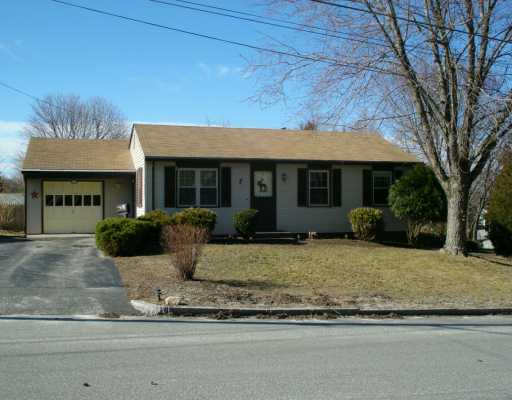 27 Woodhaven Road Woonsocket, RI 02895 - Photo 1 of 4 Exterior Front.
