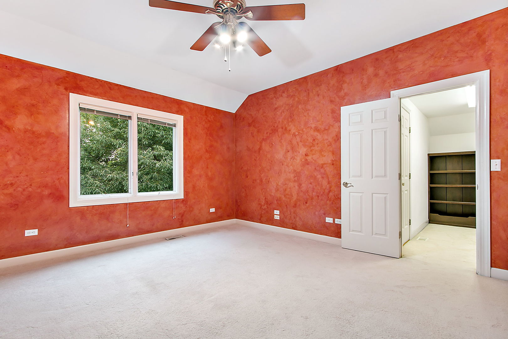 920 Merrill New Road Sugar Grove, IL 60554 - Photo 13 of 18 an empty room with windows and closet