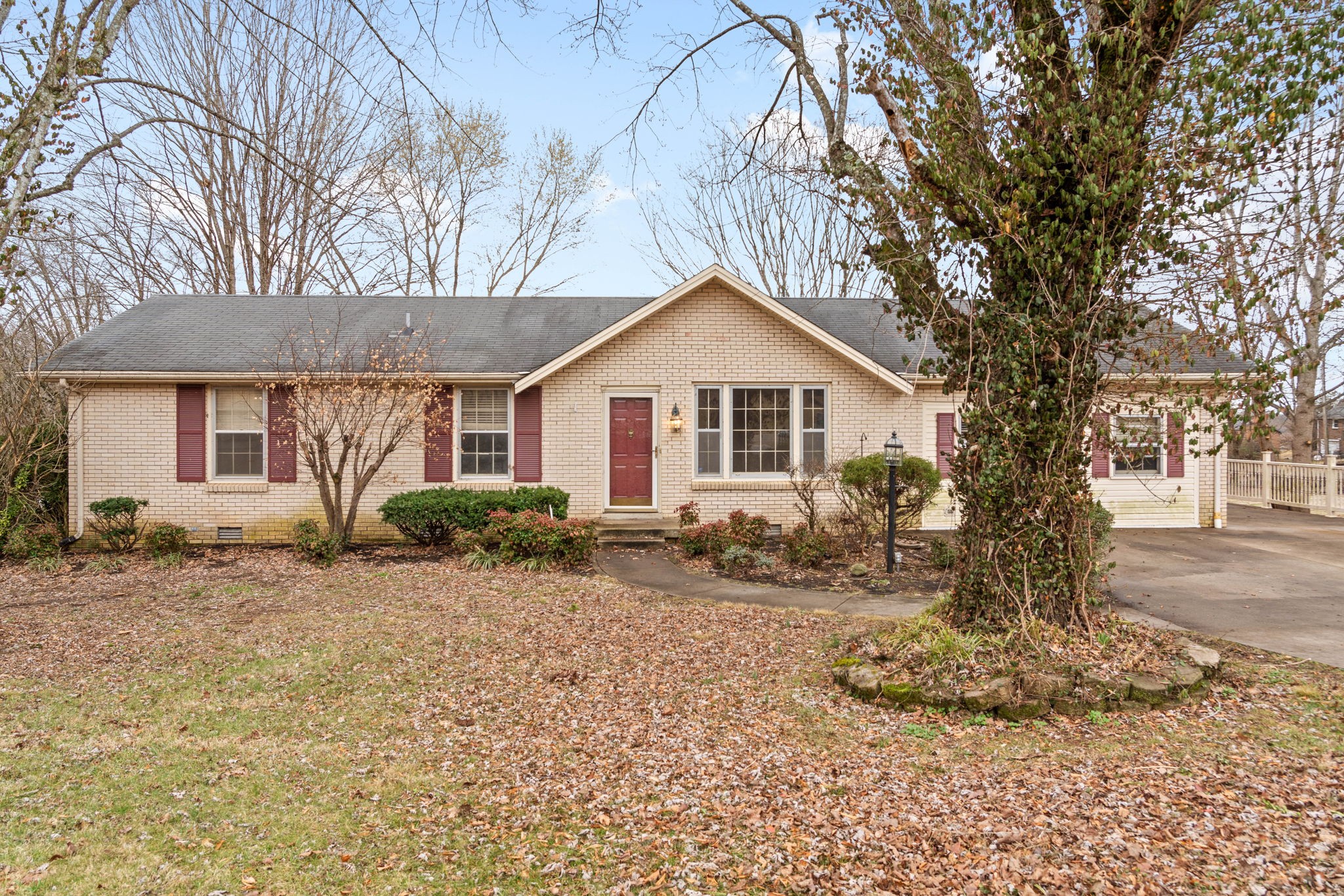 234 Old Trenton Road Clarksville, TN 37040 - Photo 1 of 25 a front view of a house with a yard