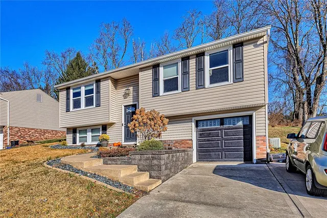 $225,000 | 1975 Tara Drive, North Huntingdon, PA 15642
