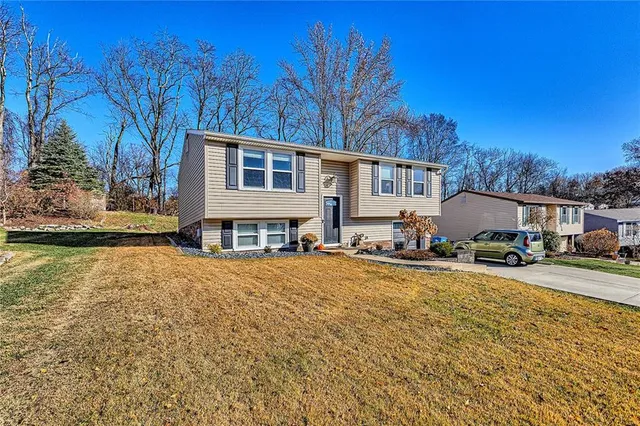$225,000 | 1975 Tara Drive, North Huntingdon, PA 15642