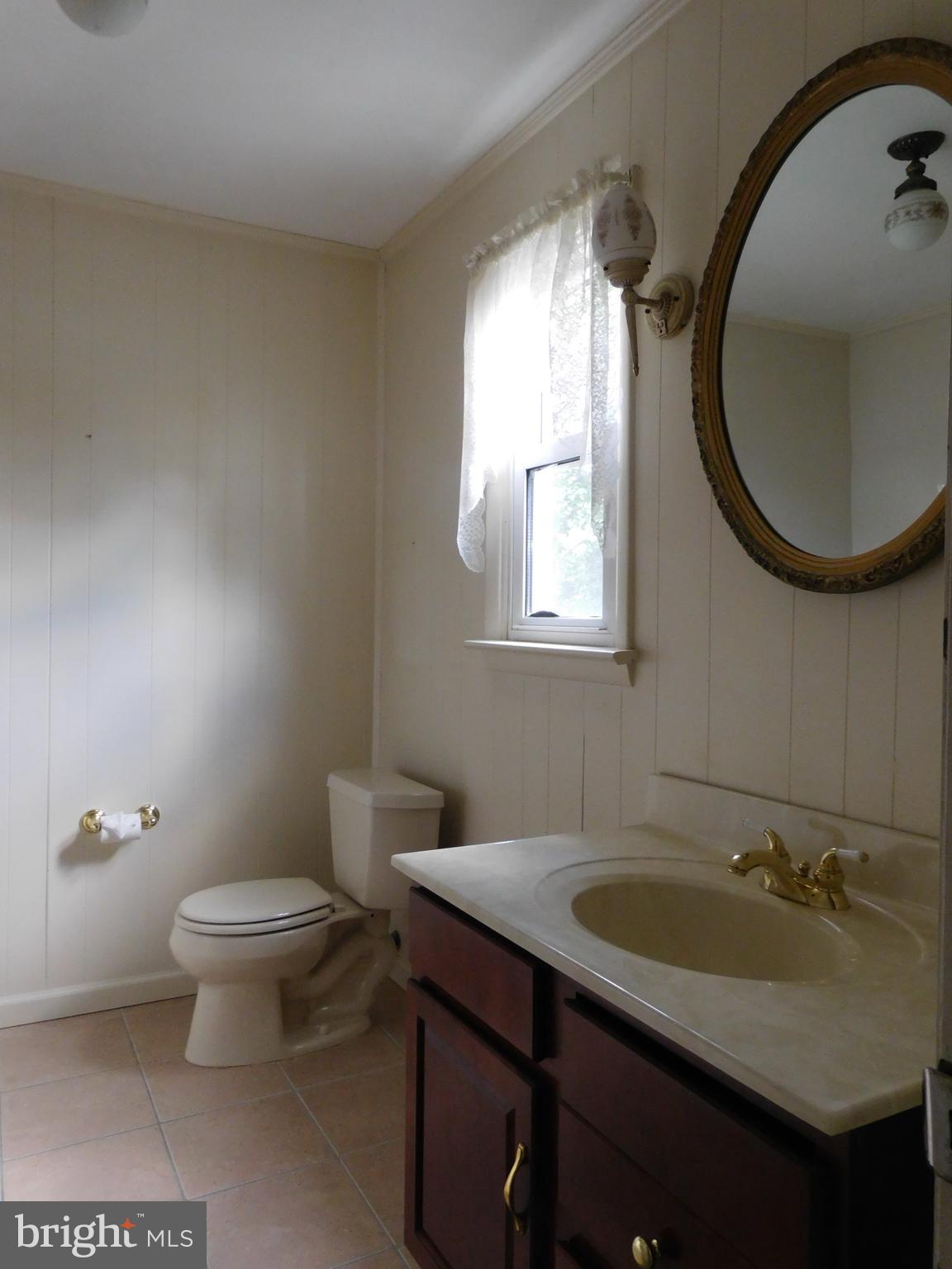 419 Lippincott Avenue Riverside, NJ 08075 - Photo 17 of 35 Up stairs bathroom