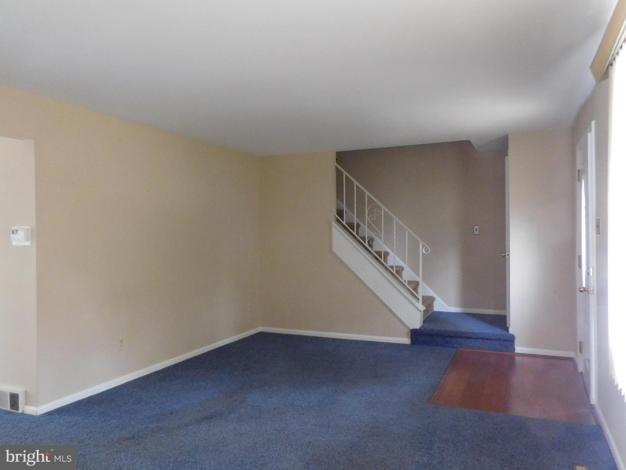 419 Lippincott Avenue Riverside, NJ 08075 - Photo 6 of 35 Living Room