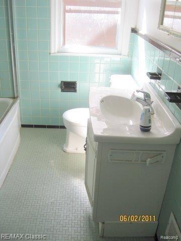 303 Amherst Street Inkster, MI 48141 - Photo 9 of 9 Amherst 303 pre-list 6-2-11 ra (9).JPG