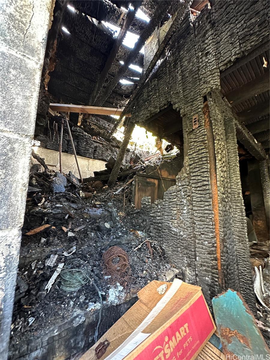 2453 Pacific Heights Road, Unit C Honolulu, HI 96813 - Photo 9 of 11 a view of a backyard