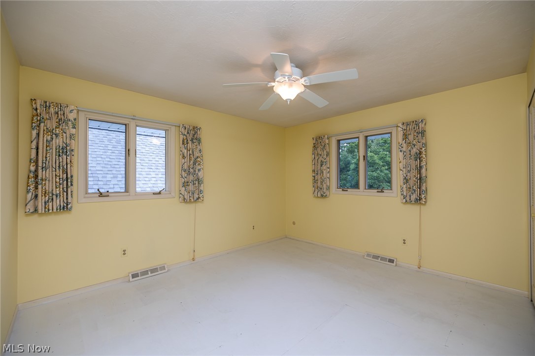 958 Lander Road Cleveland, OH 44143 - Photo 20 of 32