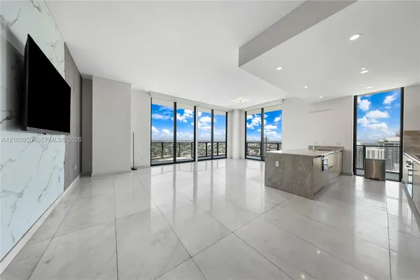 $11,000 | 1300 South Miami Avenue, Unit PH5210, Miami, FL 33130