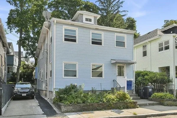 $3,300 | 34 Thingvalla Avenue, Unit 1, Cambridge, MA 02138