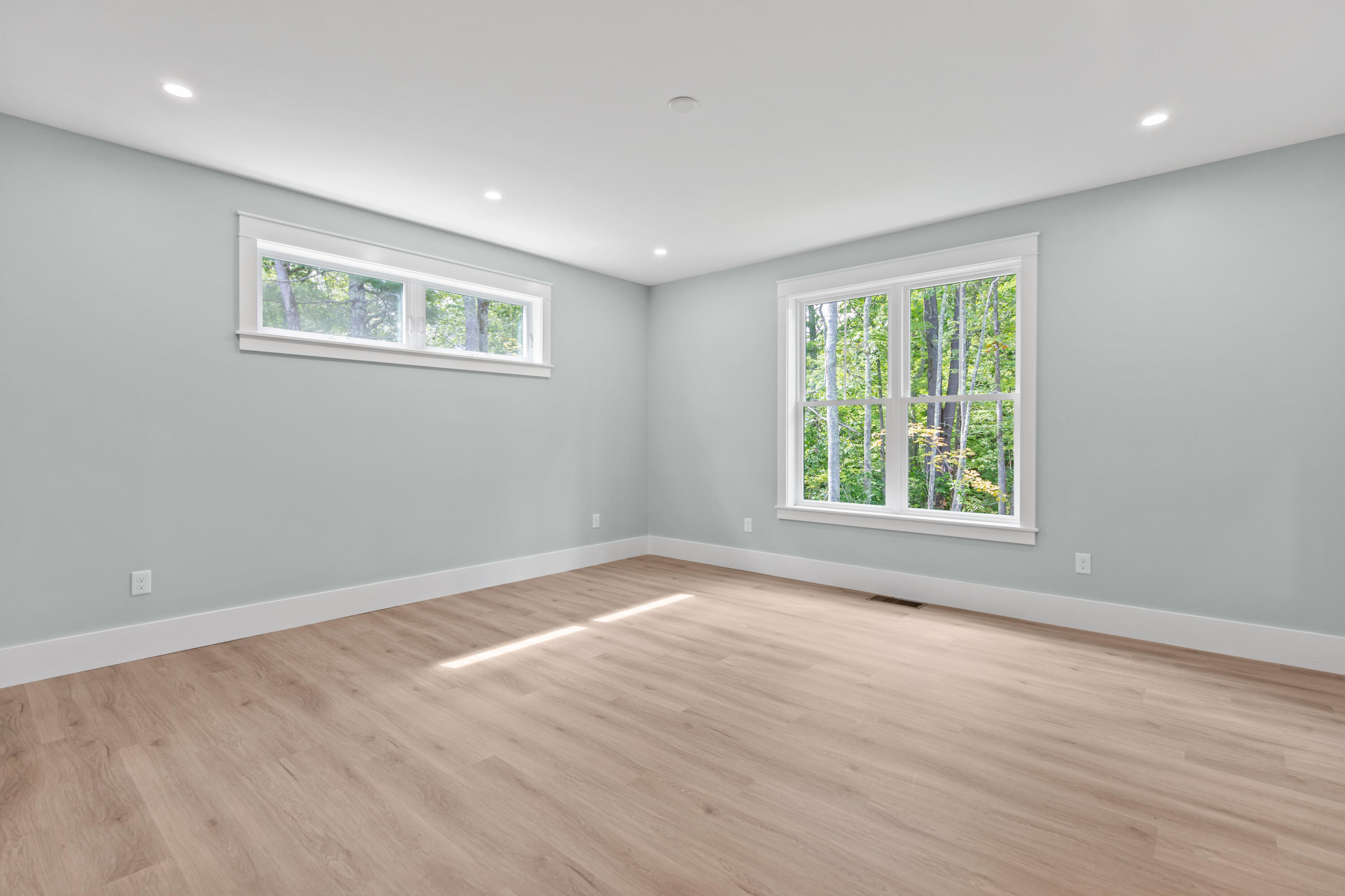 199 Thompson Road Kennebunk, ME 04043 - Photo 14 of 50 199 Thompson Kennebunk Interior-024
