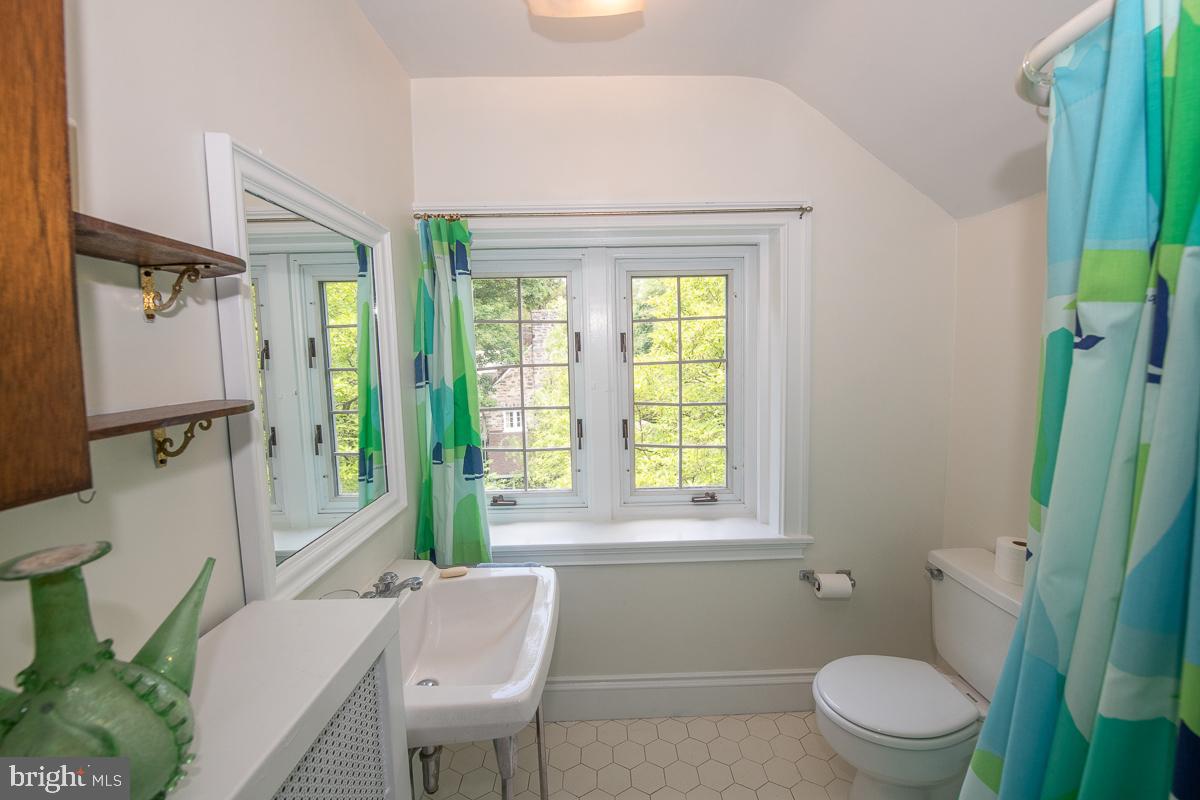105 Llanfair Road Ardmore, PA 19003 - Photo 24 of 33 Third Floor Hall Bathroom
