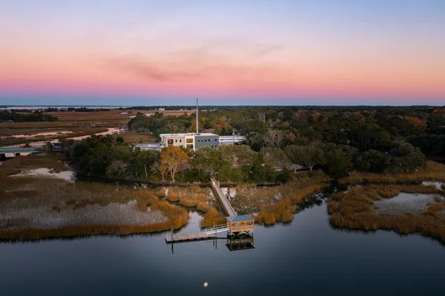 $1,600,000 | 826 Curved Creek, Charleston, SC 29412