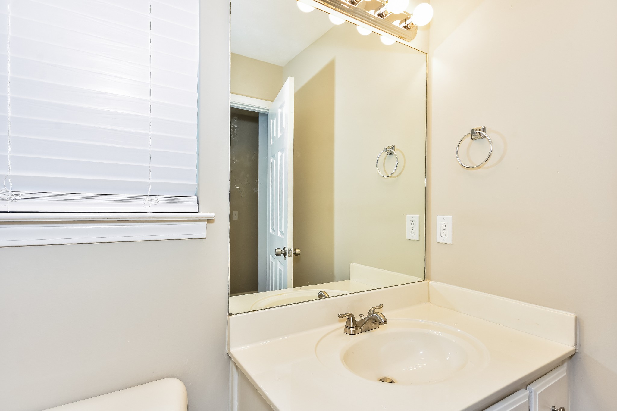649 Laramie Drive Springfield, TN 37172 - Photo 5 of 15 a bathroom with a sink and a mirror