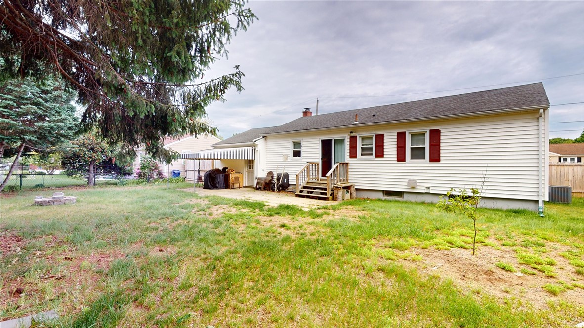 27 Amherst Road Warwick, RI 02889 - Photo 3 of 43