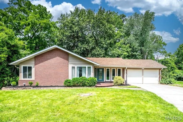 $449,900 | 471 Maymont Drive, Ballwin, MO 63011