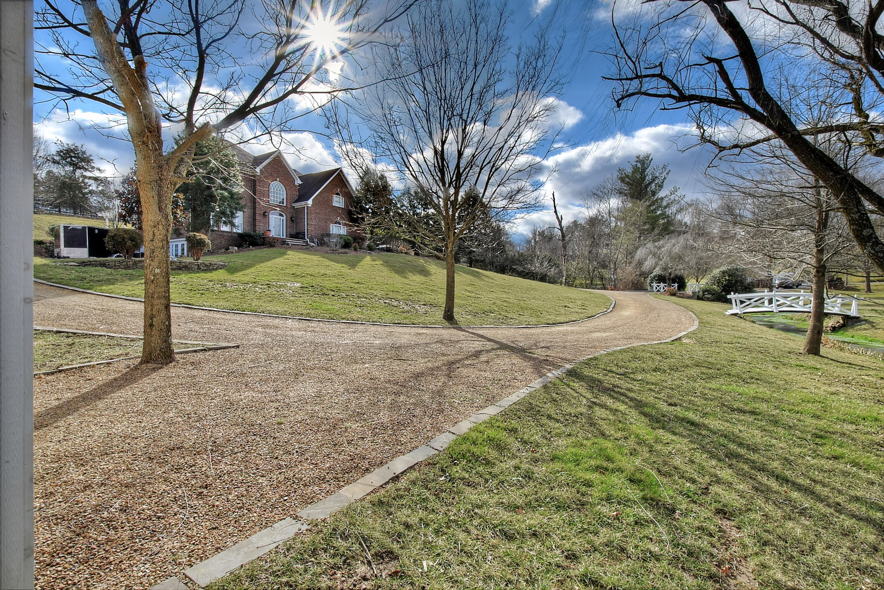471 Claude Simmons Road Johnson City, TN 37604 - Photo 13 of 73 9