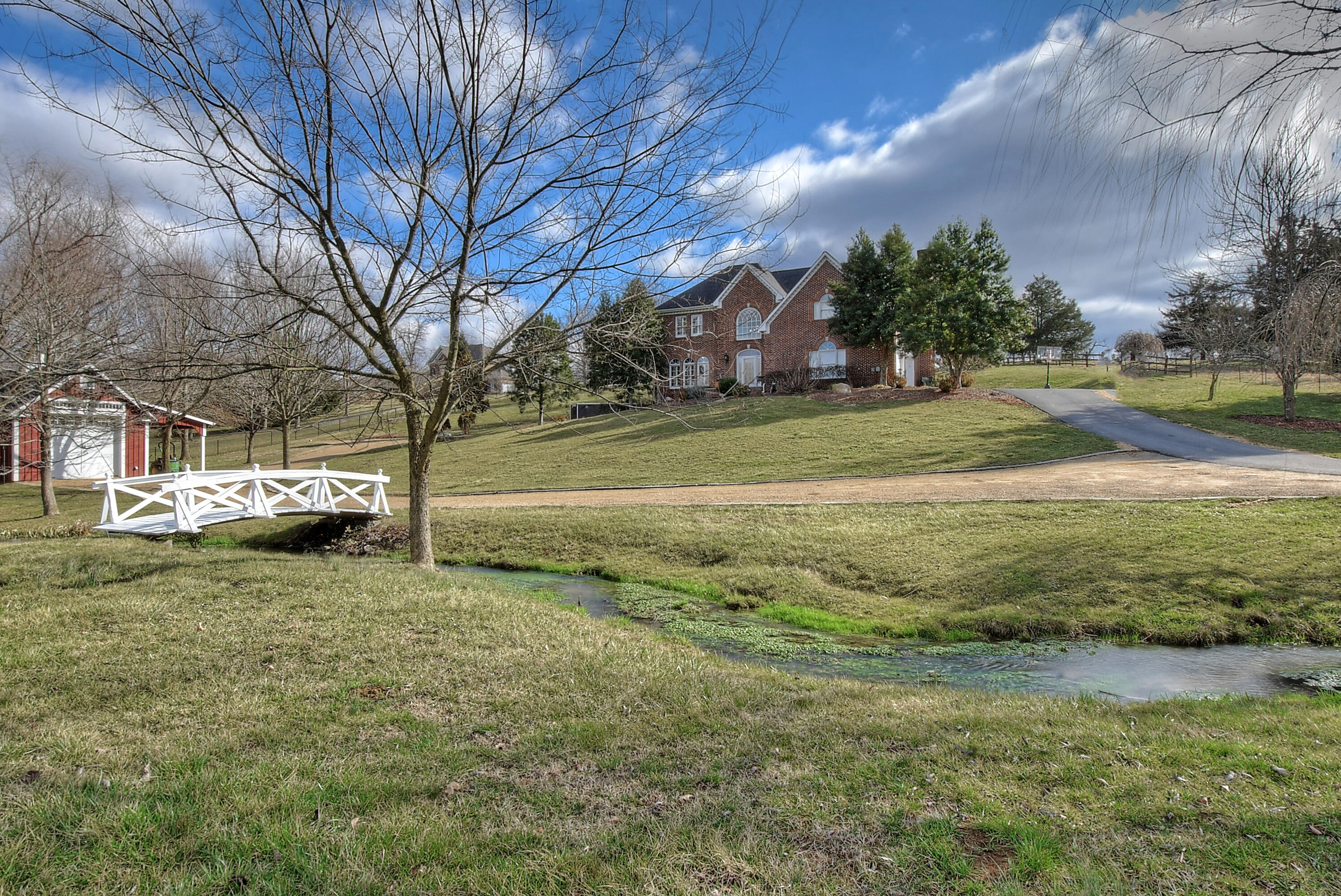 471 Claude Simmons Road Johnson City, TN 37604 - Photo 6 of 73 2