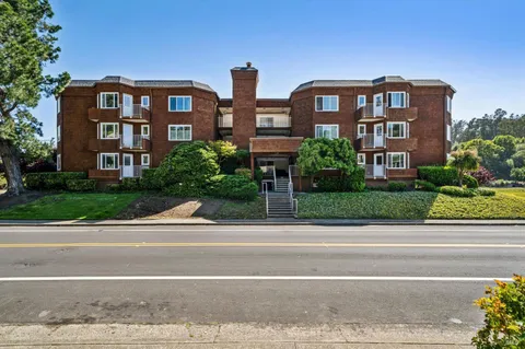 $1,275,000 | 110 Seminary Drive, Unit 1E, Mill Valley, CA 94941