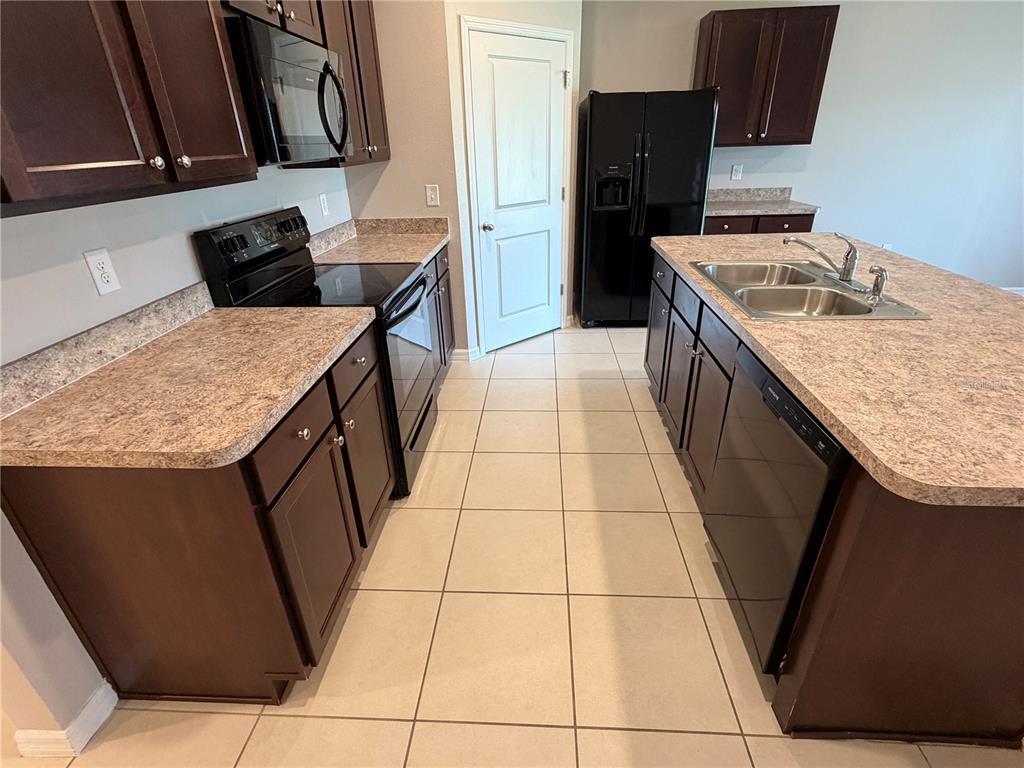 2822 Northeast 44th Road Ocala, FL 34470 - Photo 5 of 18