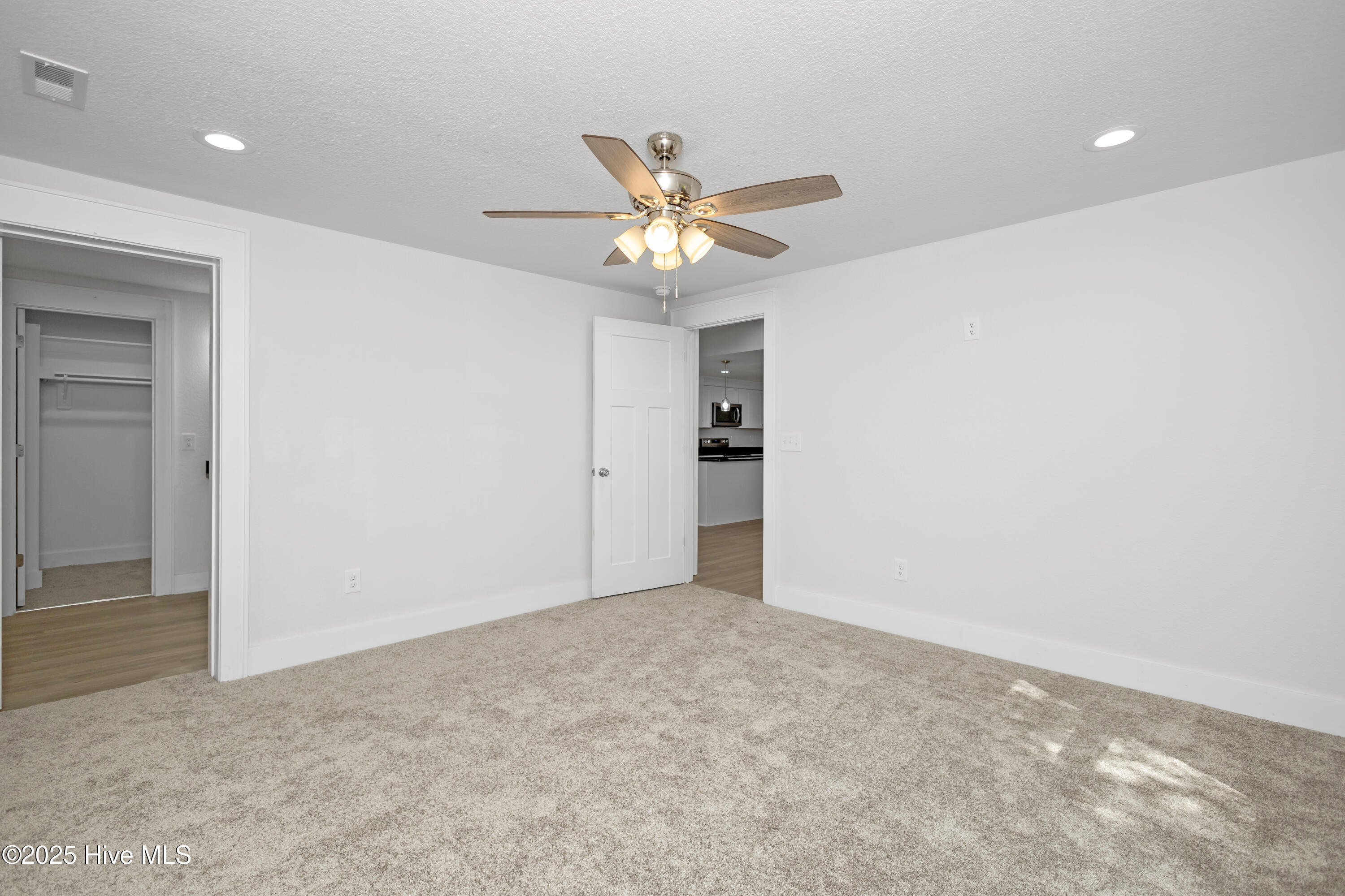 155 Launch Landing Road Moyock, NC 27958 - Photo 23 of 43 24