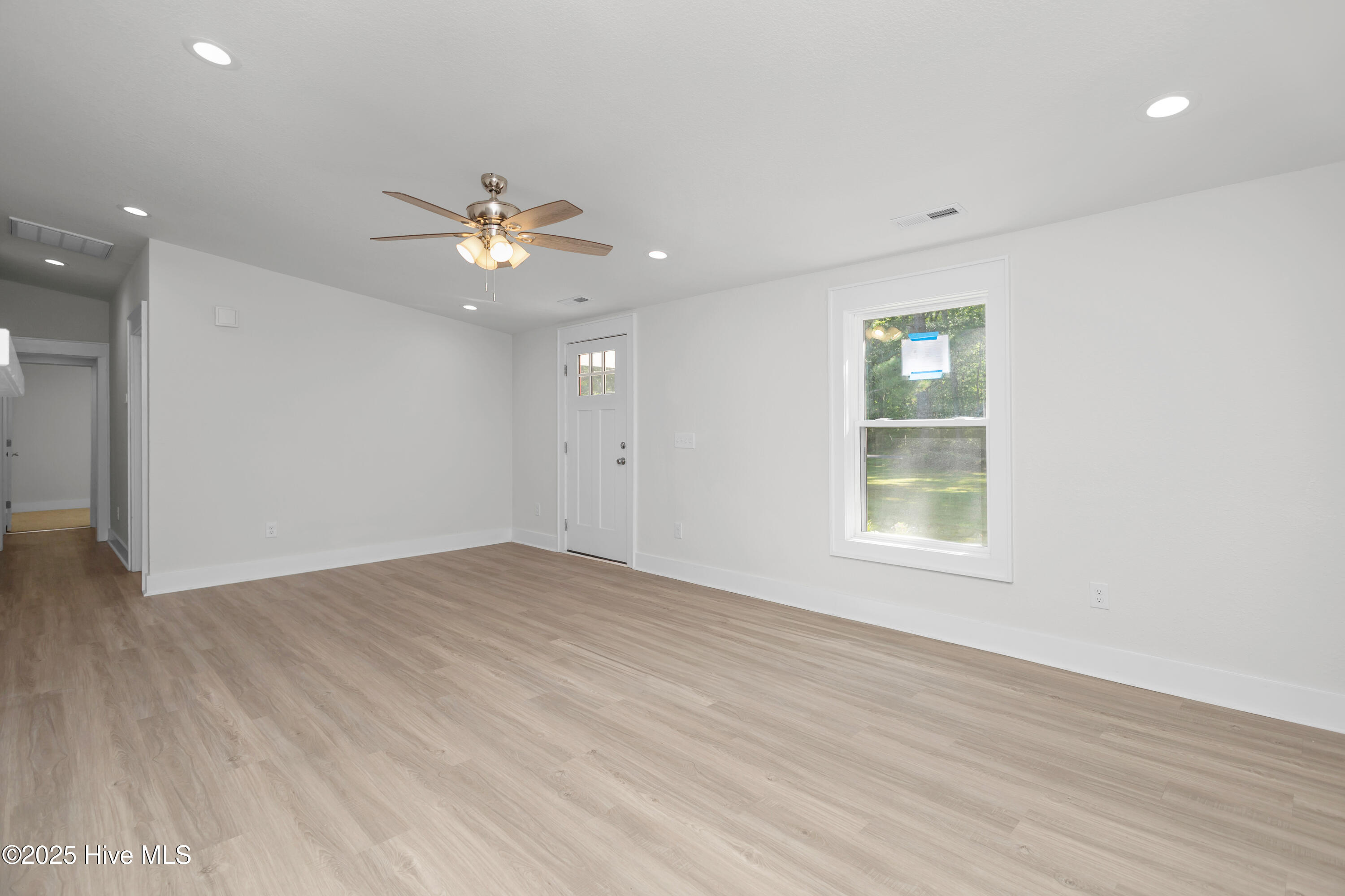 155 Launch Landing Road Moyock, NC 27958 - Photo 8 of 43 10