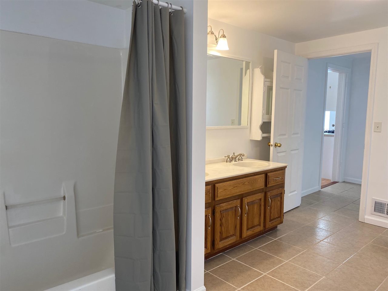 606 Howard Street Bay City, MI 48708 - Photo 9 of 19 Gallery Image 9
