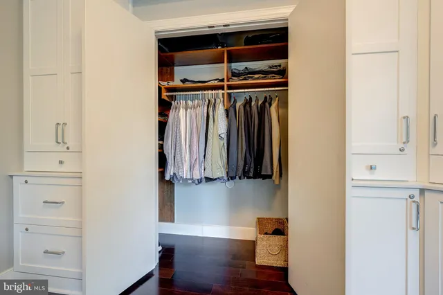 $1,470,000 | 1881 North Nash Street, Unit 210, Arlington, VA 22209