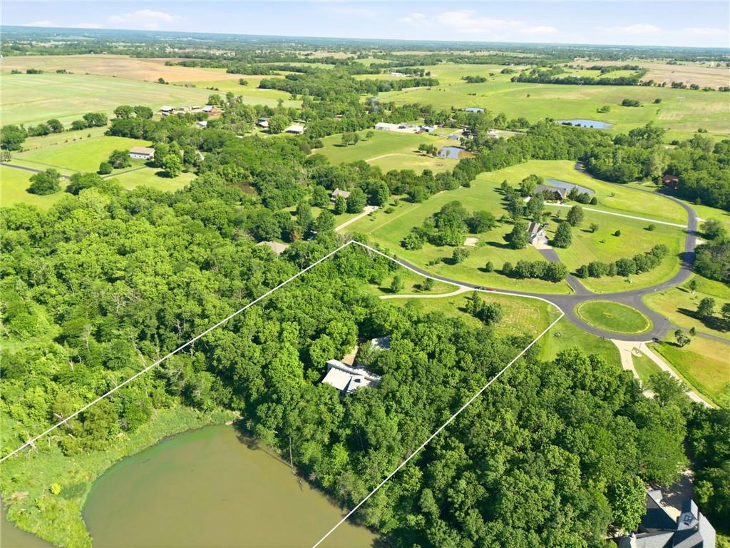 16371 Lake Point Drive Bonner Springs, KS 66012 - Photo 3 of 82
