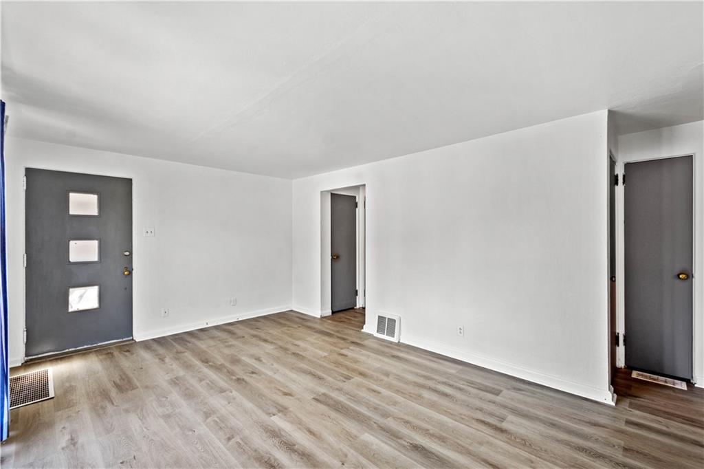 962 Roland Pittsburgh, PA 15221 - Photo 3 of 25 Gallery Image 3