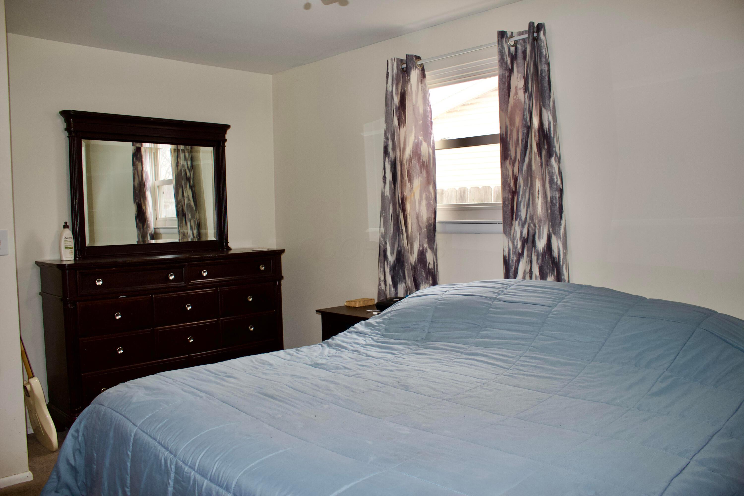 210 Fieldpoint Road Heath, OH 43056 - Photo 26 of 33 Bedroom