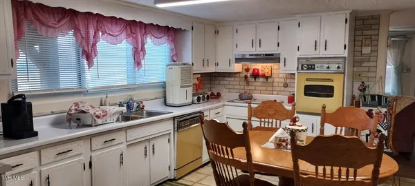 $199,000 | 293 Sub Holw Drive, Rose Hill, VA 24281