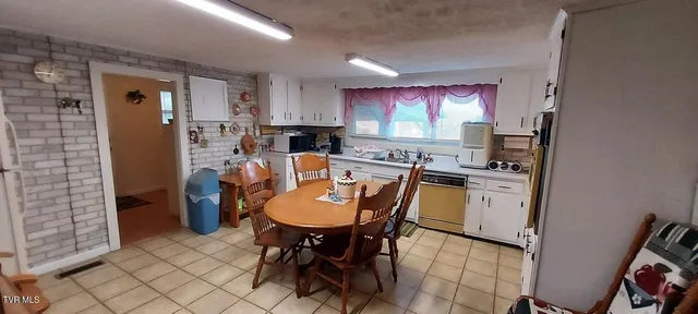 $199,000 | 293 Sub Holw Drive, Rose Hill, VA 24281