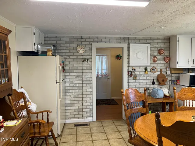 $199,000 | 293 Sub Holw Drive, Rose Hill, VA 24281