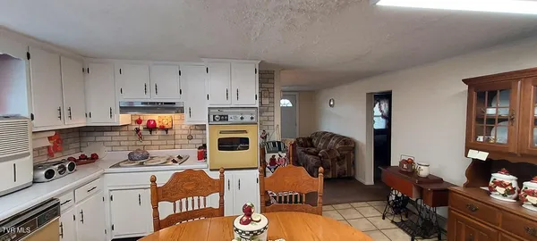 $199,000 | 293 Sub Holw Drive, Rose Hill, VA 24281