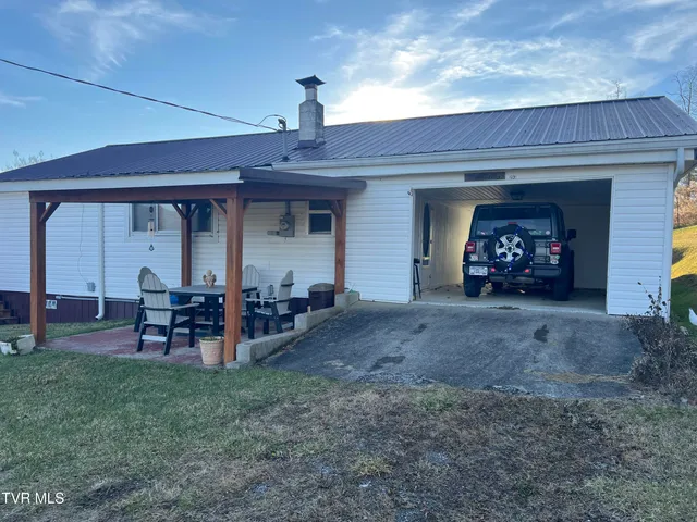 $199,000 | 293 Sub Holw Drive, Rose Hill, VA 24281