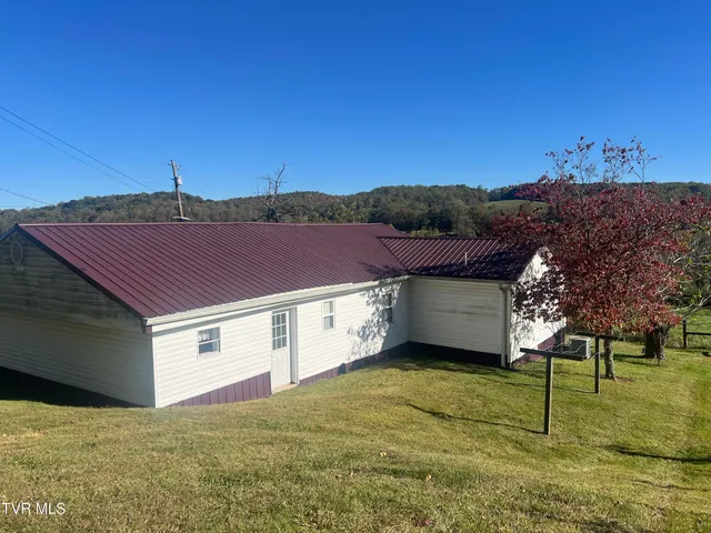 $199,000 | 293 Sub Holw Drive, Rose Hill, VA 24281