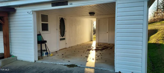 $199,000 | 293 Sub Holw Drive, Rose Hill, VA 24281